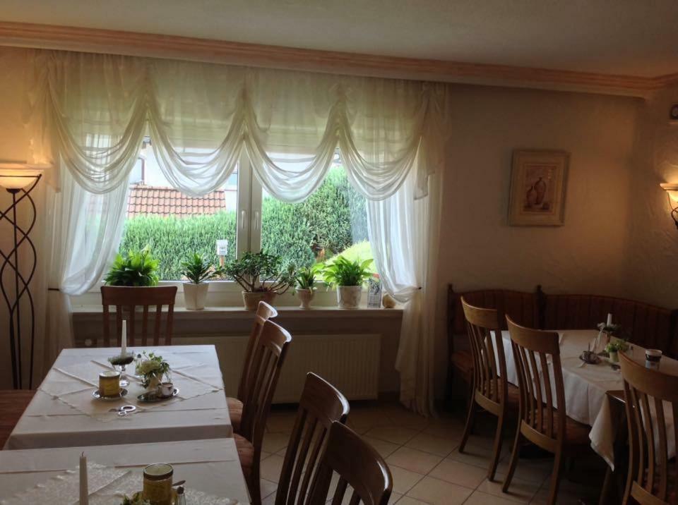 Haus Diana Bed & Breakfast Dottingen  Eksteriør bilde