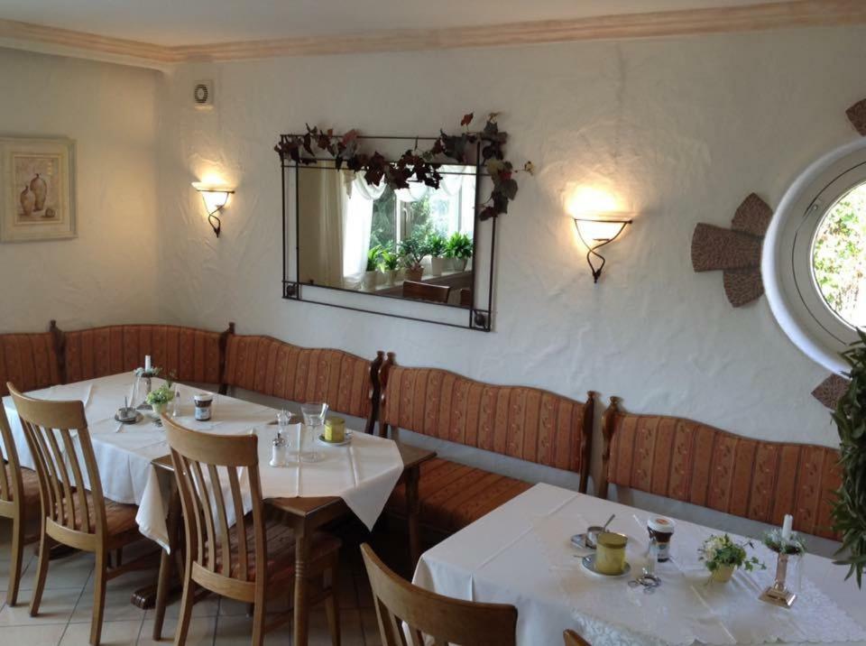 Haus Diana Bed & Breakfast Dottingen  Eksteriør bilde