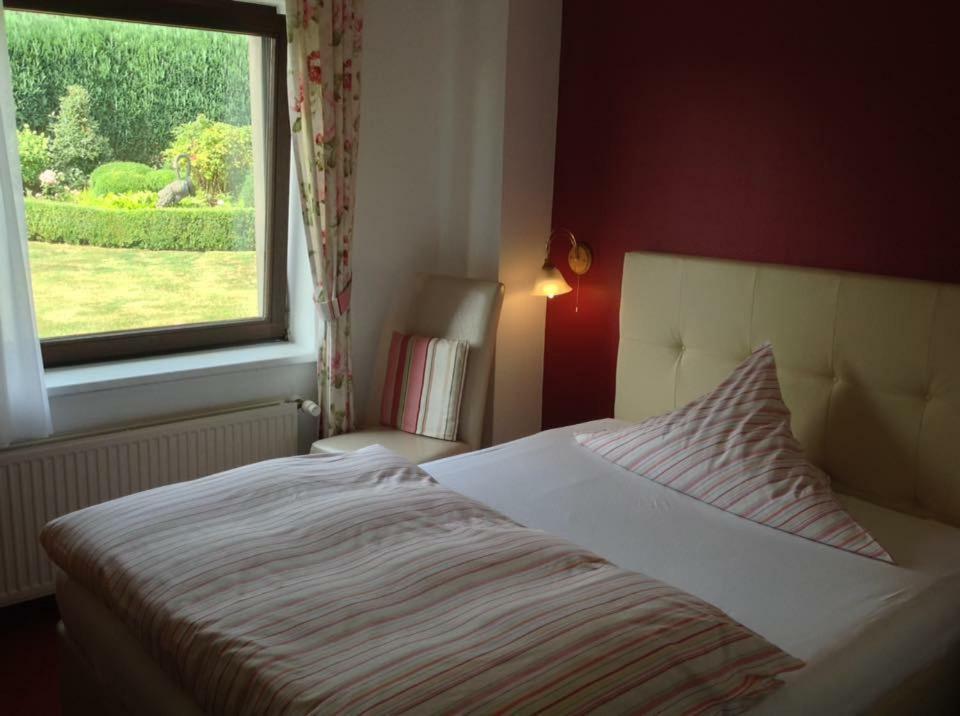 Haus Diana Bed & Breakfast Dottingen  Eksteriør bilde